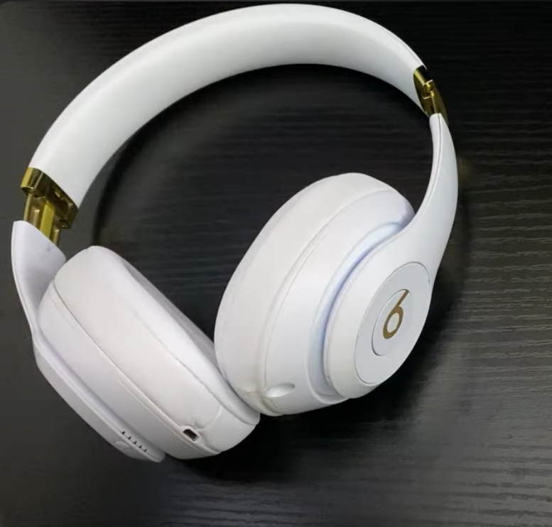 Beats Studio Pro Review: A Classic Revisited (4.5/5.0)